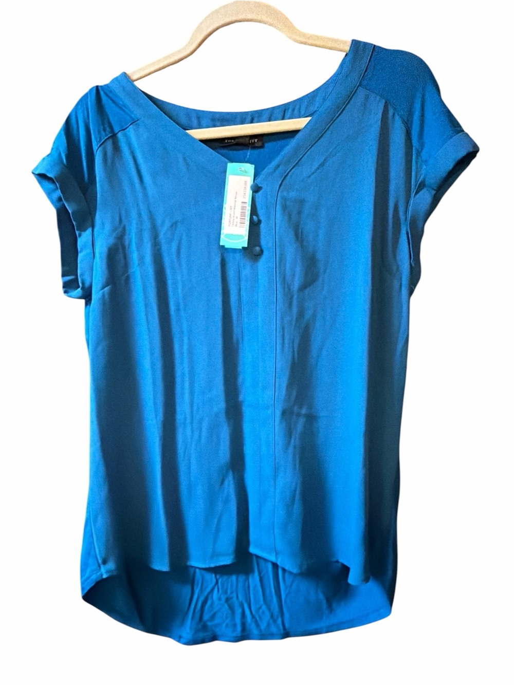 Women’s Short Sleeve V-Neck Top in Blue